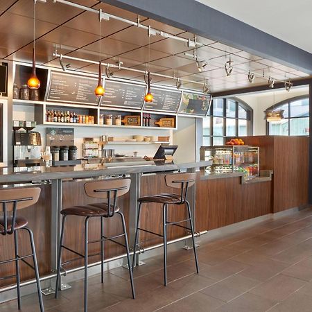 Courtyard By Marriott Waterloo St. Jacobs Hotel Exterior photo