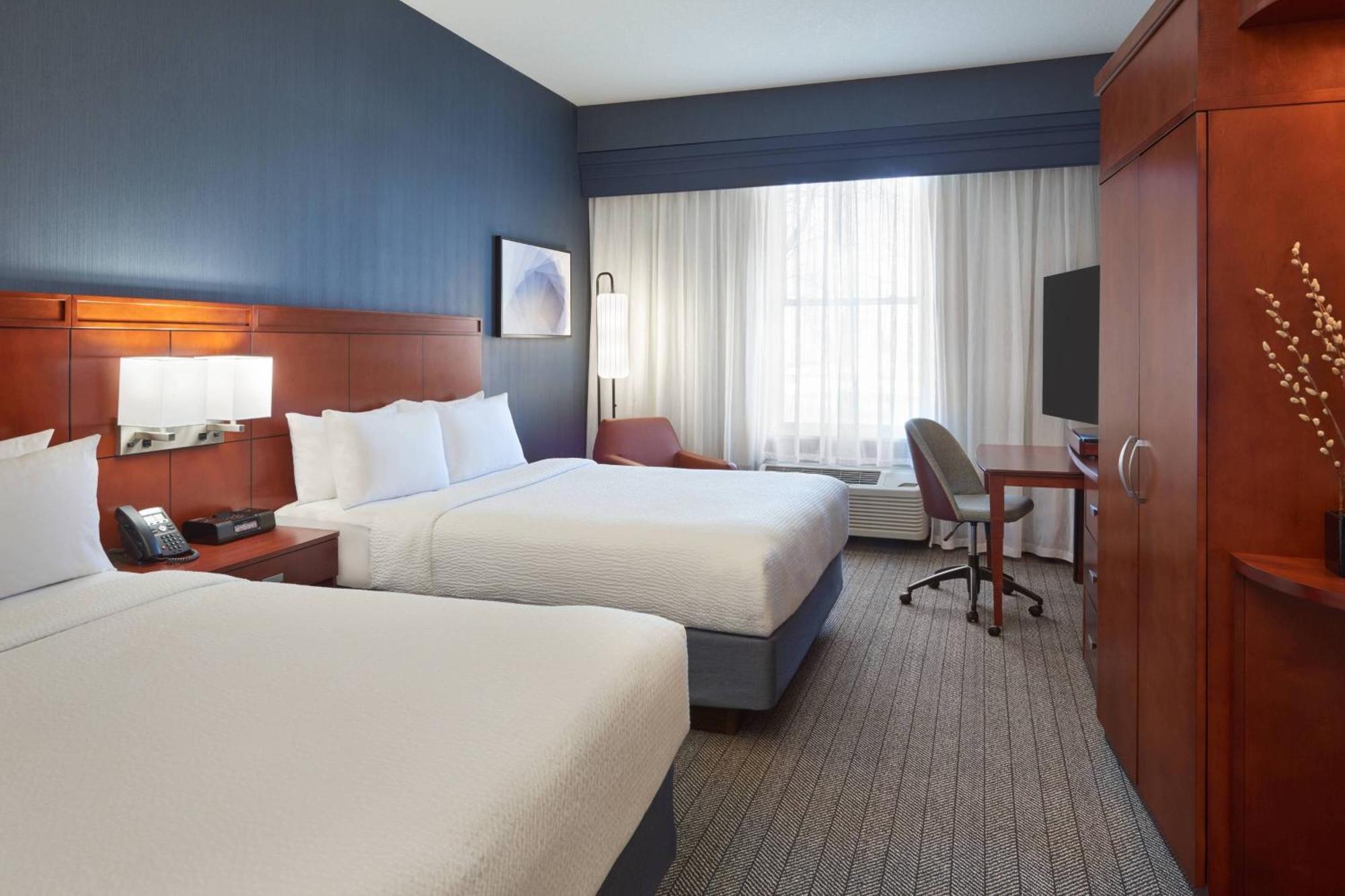 Courtyard By Marriott Waterloo St. Jacobs Hotel Exterior photo