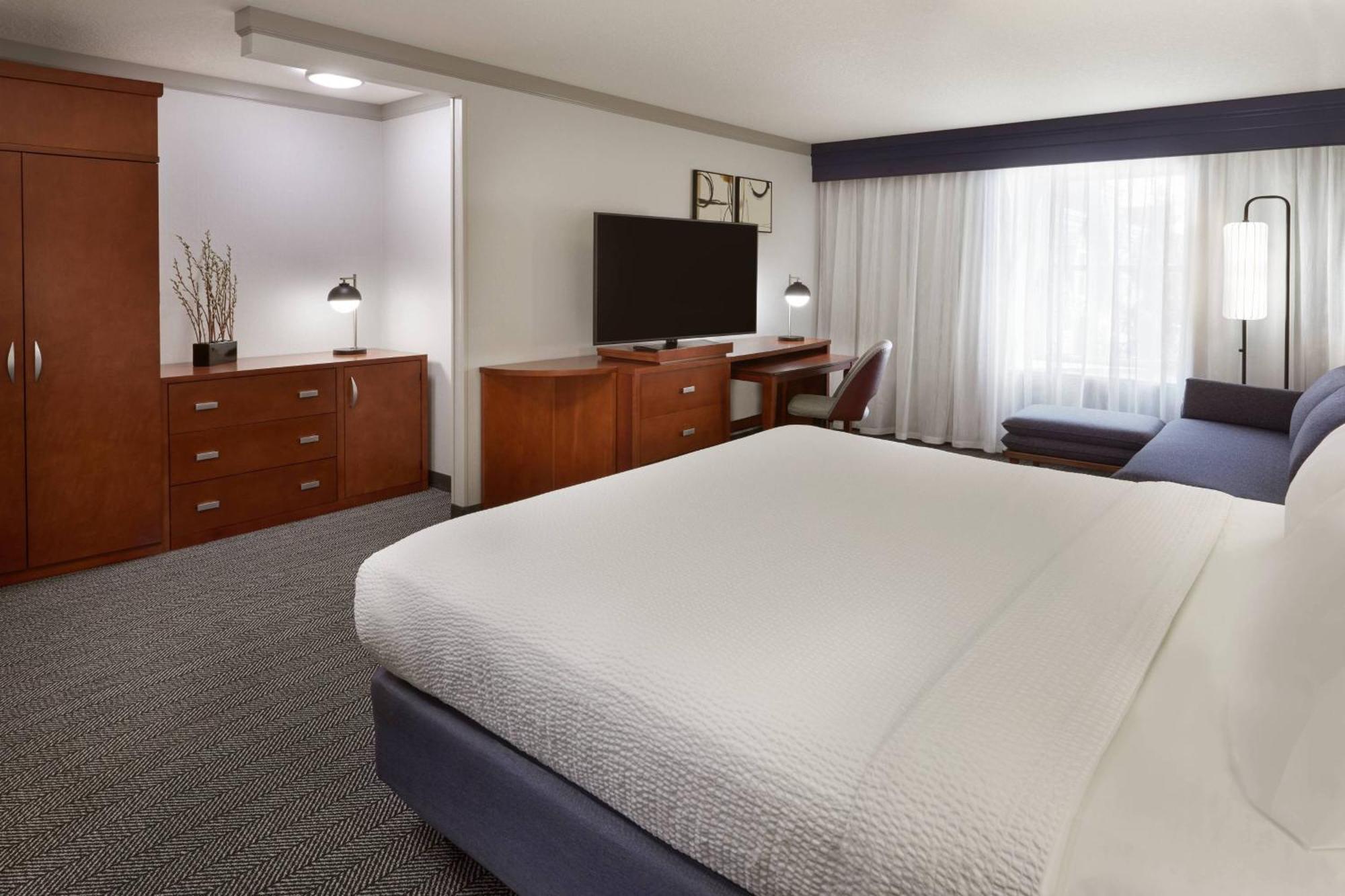 Courtyard By Marriott Waterloo St. Jacobs Hotel Exterior photo